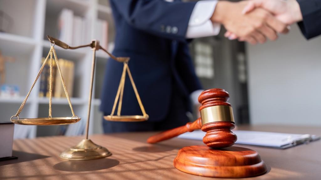 Choosing the Right Attorney for Your Small Business